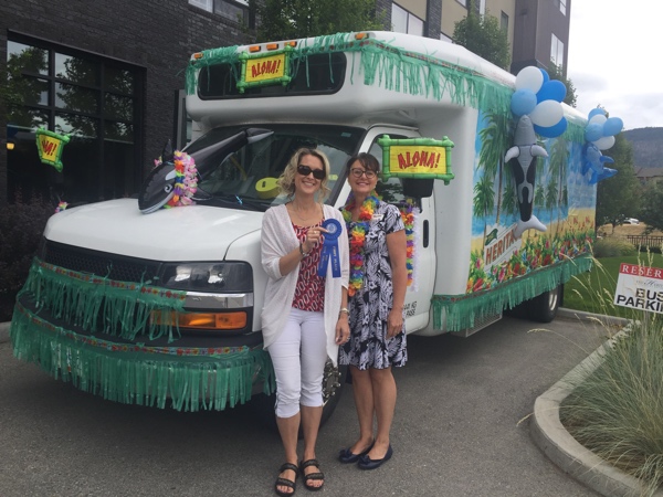Westside Daze Parade: Hawaiian Themed Bus