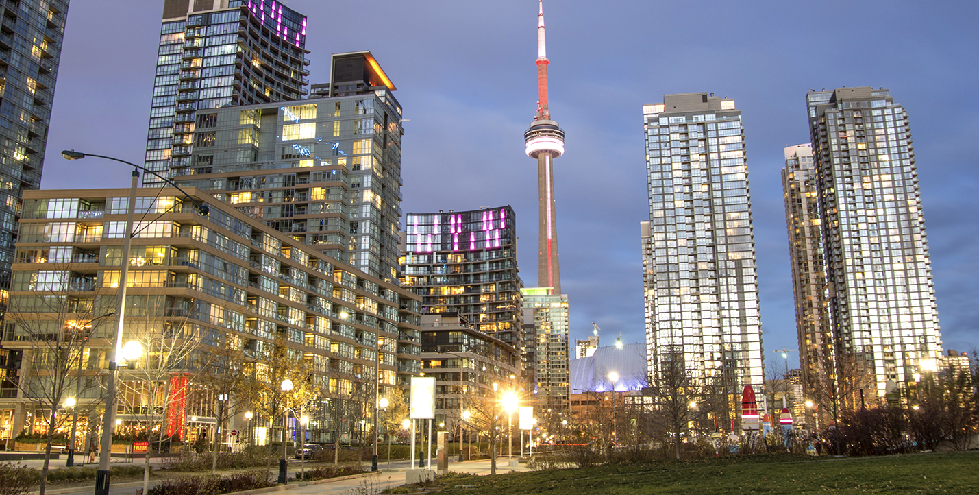 A nighttime photo of downtown Toronto, Ontario